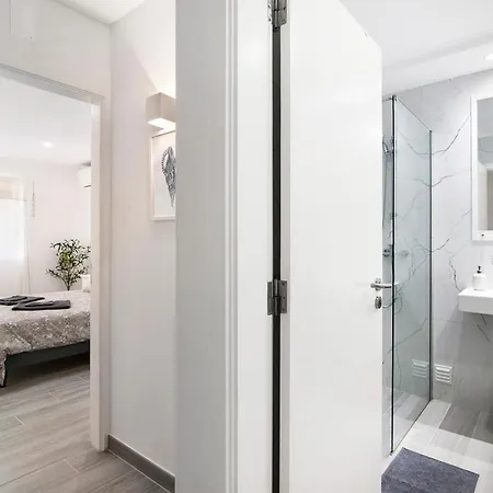 Acacia Apartment