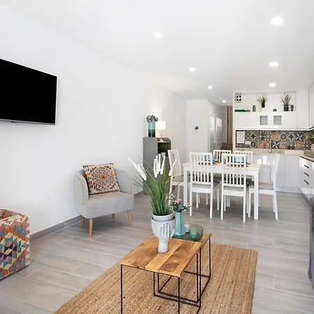 Acacia Apartment *