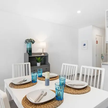 Acacia Apartment *