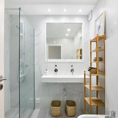 Acacia Apartment *