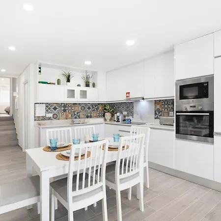 Acacia Apartment *